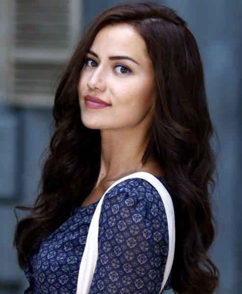 Fahriye Evcen ile Burak Özçivit sırılsıklam oldu
