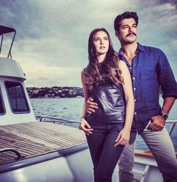 Fahriye Evcen ile Burak Özçivit sırılsıklam oldu