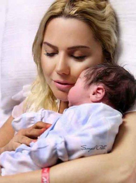 Ünlü kadınların anne olma mutluluğunu tattığı yaşlar