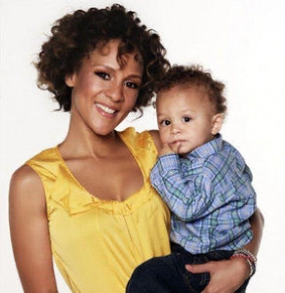 Defne Joy Foster'ın oğlu Can Kılıç 6 yaşında