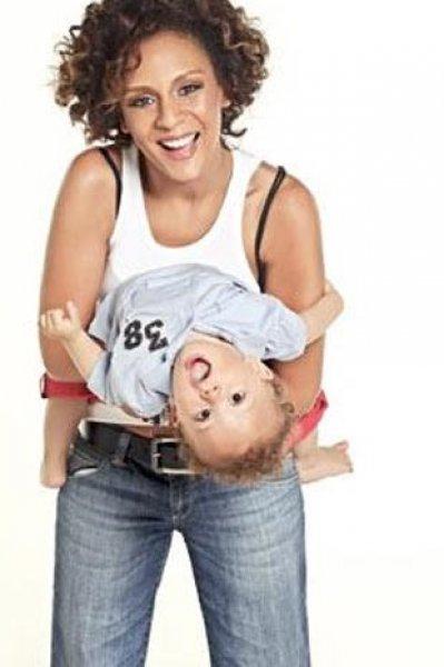 Defne Joy Foster'ın oğlu Can Kılıç 6 yaşında