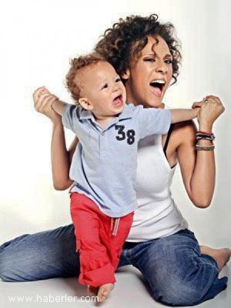 Defne Joy Foster'ın oğlu Can Kılıç 6 yaşında