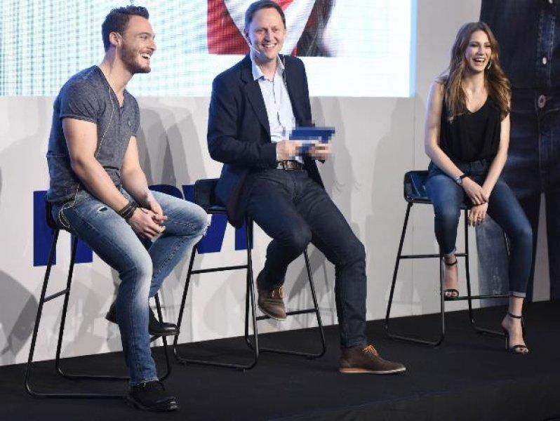 Serenay Sarıkaya ile Kerem Bürsin yan yana gelemedi 