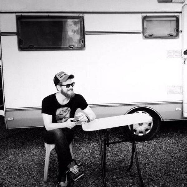 Instagram'da ünlülerin 14 Nisan paylaşımları 