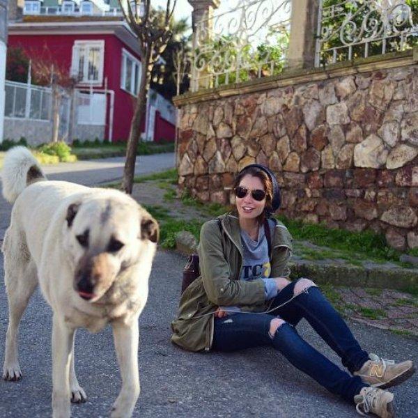 Instagram'da ünlülerin 14 Nisan paylaşımları 