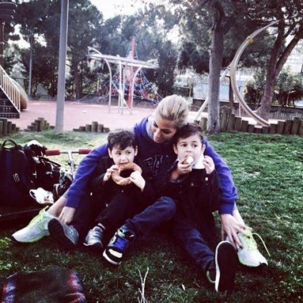 Instagram'da ünlülerin 14 Nisan paylaşımları 