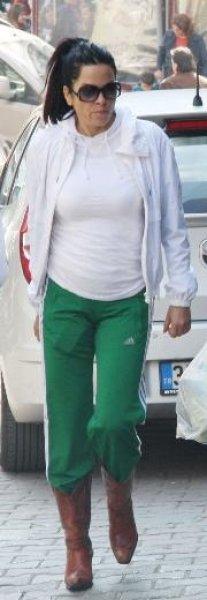 Ekranın en sevilen kötü kadını Nursel Köse'nin bilinmeyenleri 