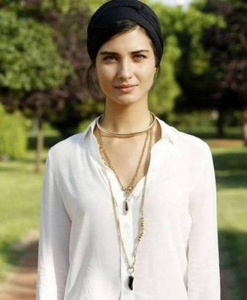 Türkiye'nin en çekici kadını seçildi 