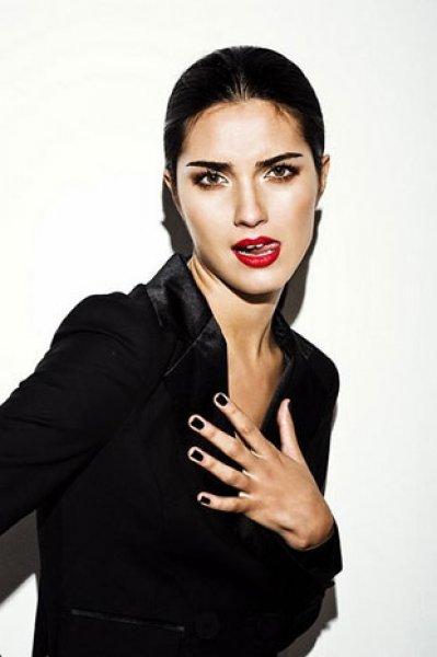 Türkiye'nin en çekici kadını seçildi 