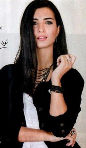 Türkiye'nin en çekici kadını seçildi 