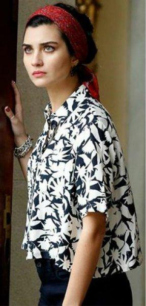 Türkiye'nin en çekici kadını seçildi 