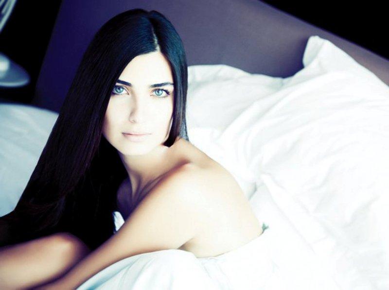 Türkiye'nin en çekici kadını seçildi 