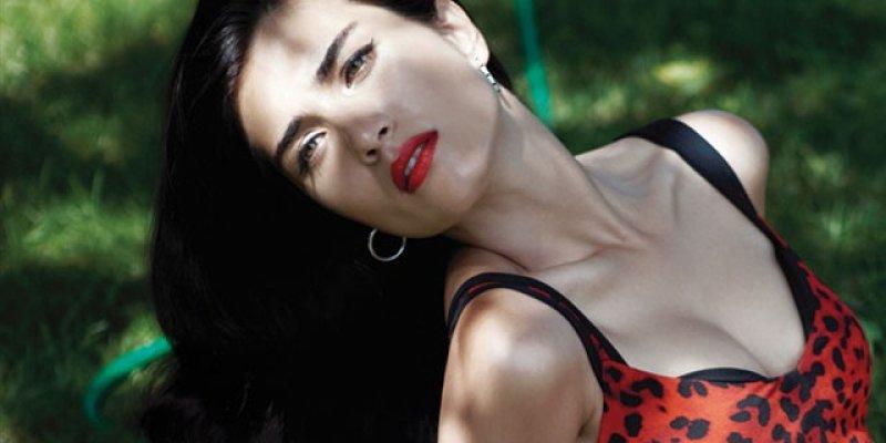 Türkiye'nin en çekici kadını seçildi 