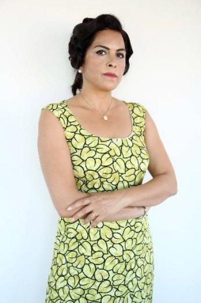 Ekranın en sevilen kötü kadını Nursel Köse'nin bilinmeyenleri 