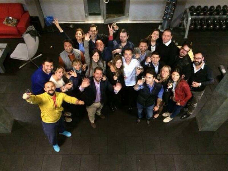 Yasemin Ergene çocuklarıyla podyumda