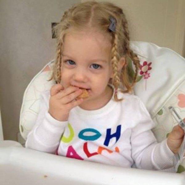 Yasemin Ergene çocuklarıyla podyumda