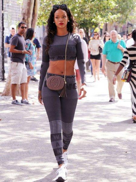 Rihanna'nın ilginç çantaları 