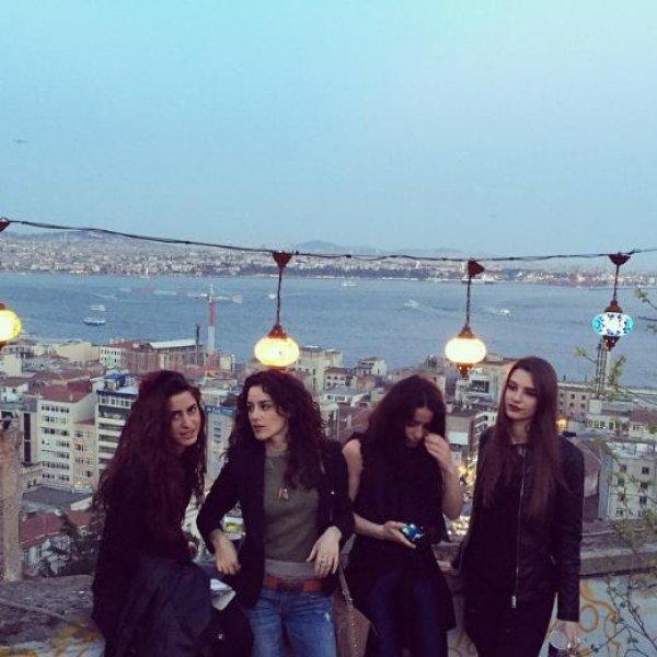 Ünlülerin objektifinden 20 Nisan Instagram paylaşımları 