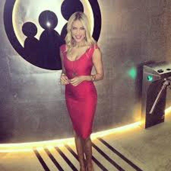 Burcu Esmersoy'un ilkokul fotoğrafı şaşırttı