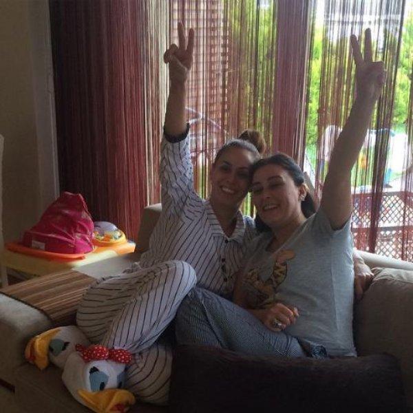 Ünlülerin objektifinden 20 Nisan Instagram paylaşımları 