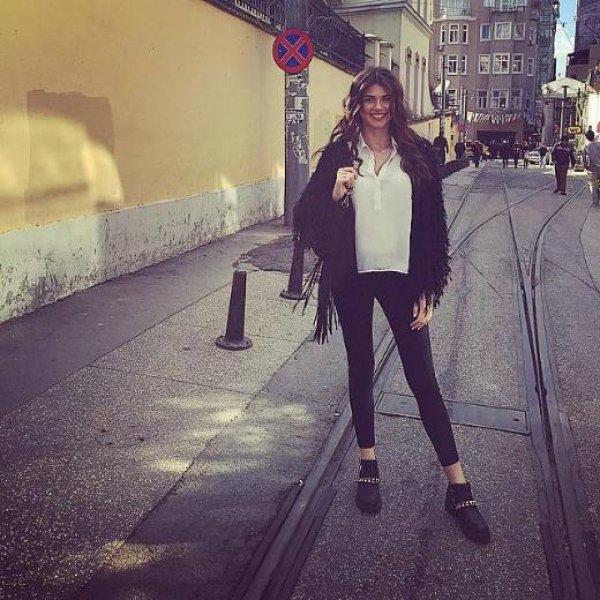 Ünlülerin objektifinden 22 Nisan Instagram paylaşımları 