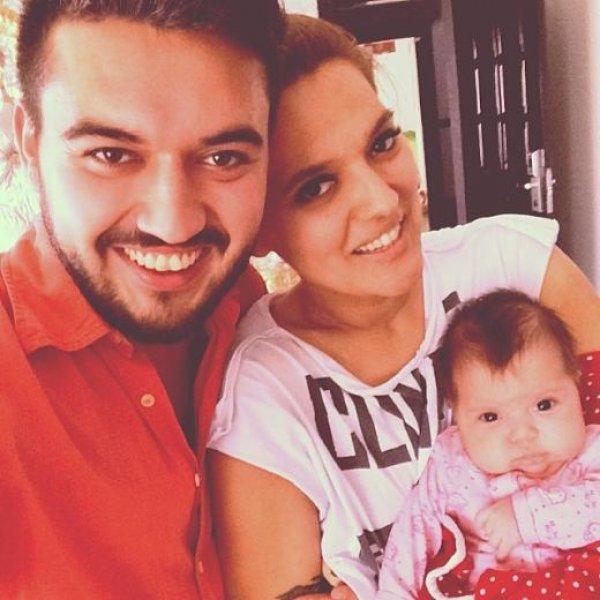 Demet Akalın'ın kızı Hira 