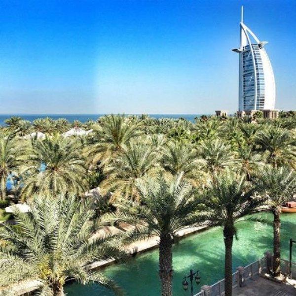 Özge Ulusoy ile Hacı Sabancı tatile çıktı