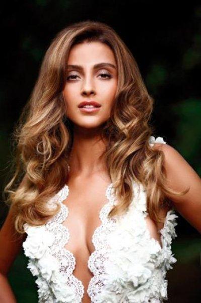 Özge Ulusoy ile Hacı Sabancı tatile çıktı