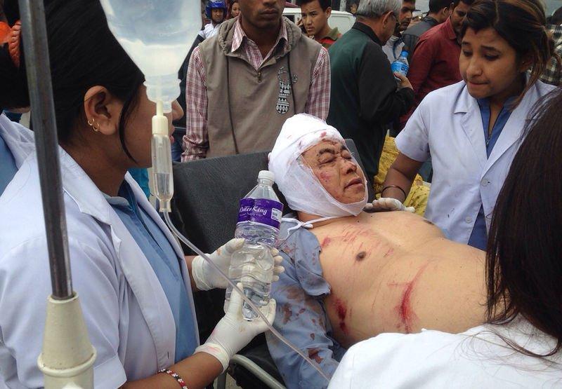 Nepal'de 7.9 şiddetinde deprem