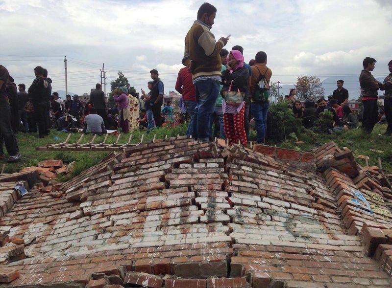 Nepal'de 7.9 şiddetinde deprem