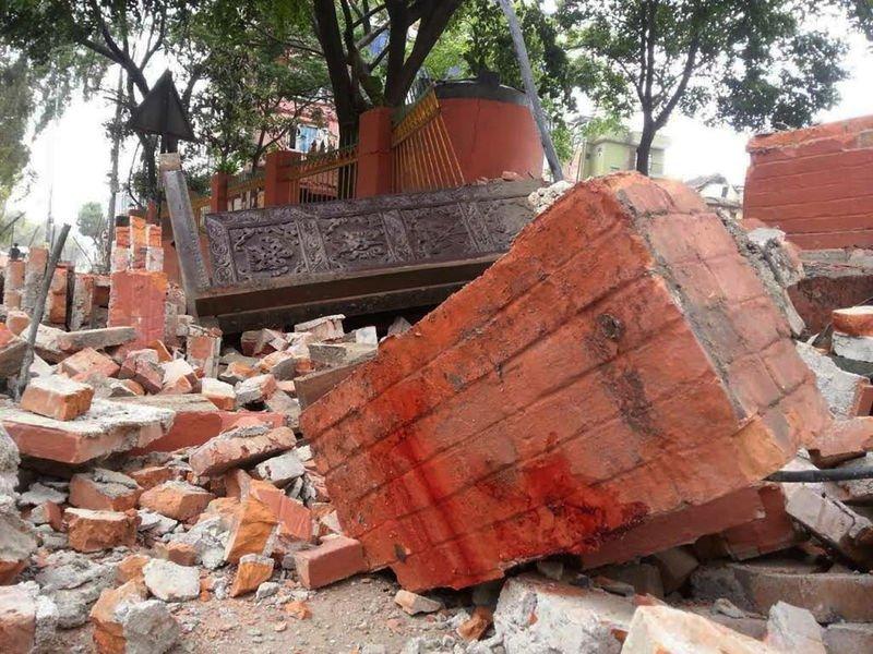 Nepal'de 7.9 şiddetinde deprem