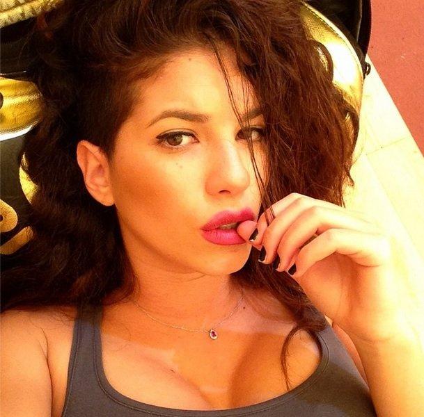 Bu Tarz Benim yarışmacısı İdil Naz Kaluç gecelerde 