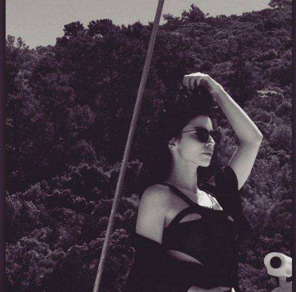 Eliz Sakuçoğlu ve Merve Boluğur'dan eski aşklarına gönderme 