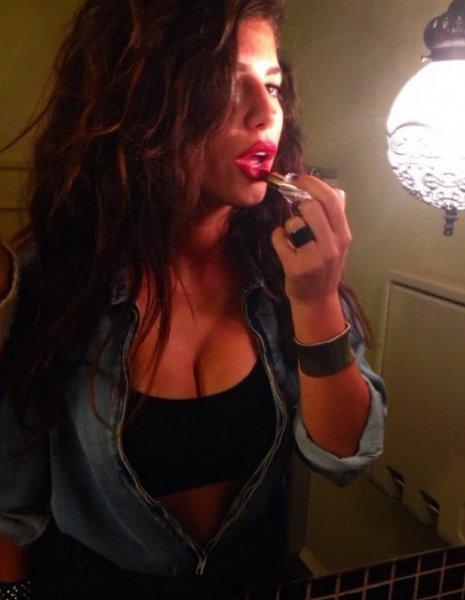 Bu Tarz Benim yarışmacısı İdil Naz Kaluç gecelerde 