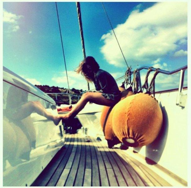 Eliz Sakuçoğlu ve Merve Boluğur'dan eski aşklarına gönderme 