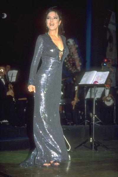 Ebru Gündeş'ten sahne itirafı