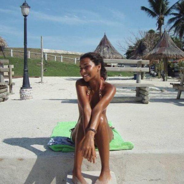 Ünlülerin objektifinden 30 Nisan Instagram paylaşımları 