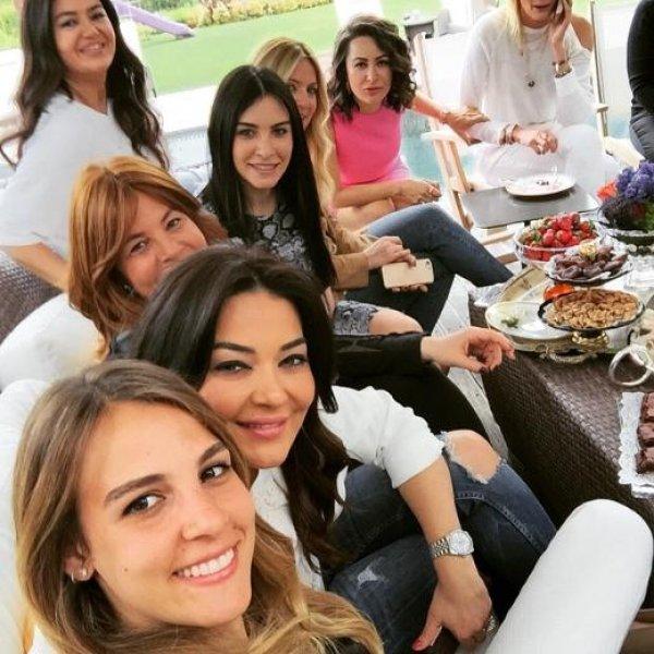 Ünlülerin objektifinden 30 Nisan Instagram paylaşımları 