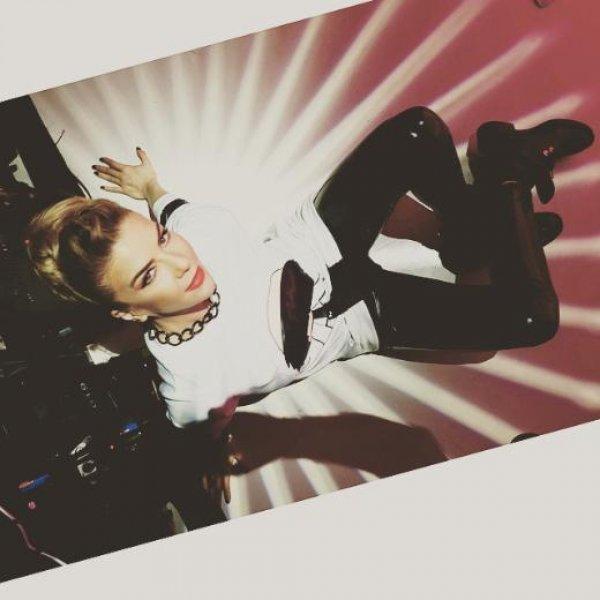 Ünlülerin objektifinden 30 Nisan Instagram paylaşımları 