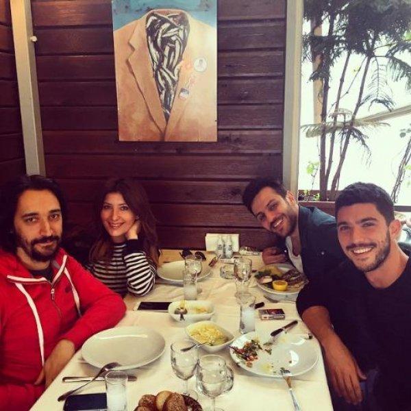 Ünlülerin objektifinden 30 Nisan Instagram paylaşımları 