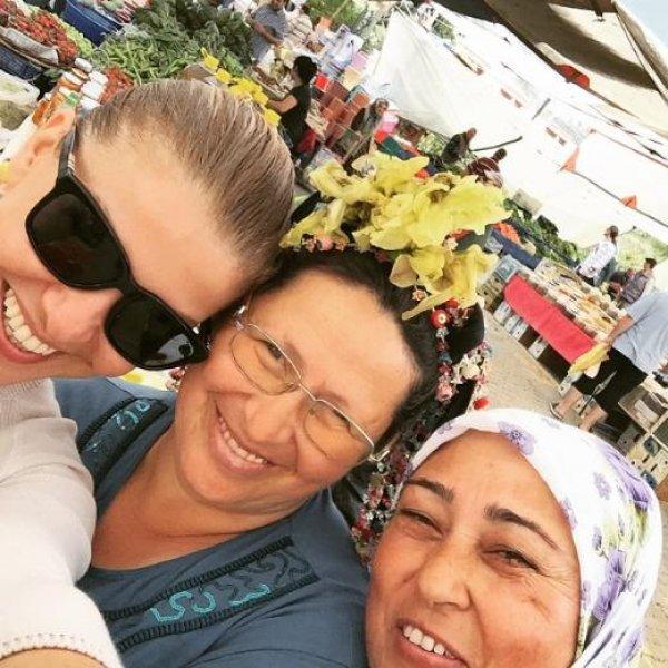 Ünlülerin objektifinden 30 Nisan Instagram paylaşımları 