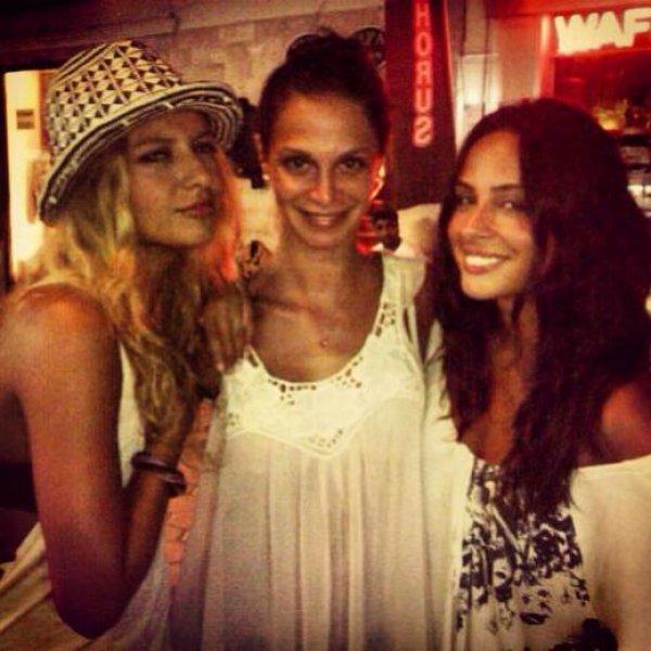 Ünlülerin objektifinden 30 Nisan Instagram paylaşımları 