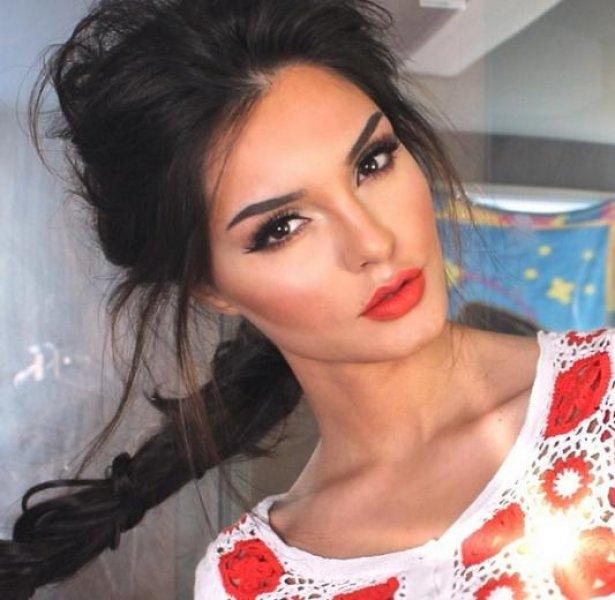 Kürt kızı Evon Wahab Instagram'ı salladı