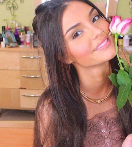 Kürt kızı Evon Wahab Instagram'ı salladı