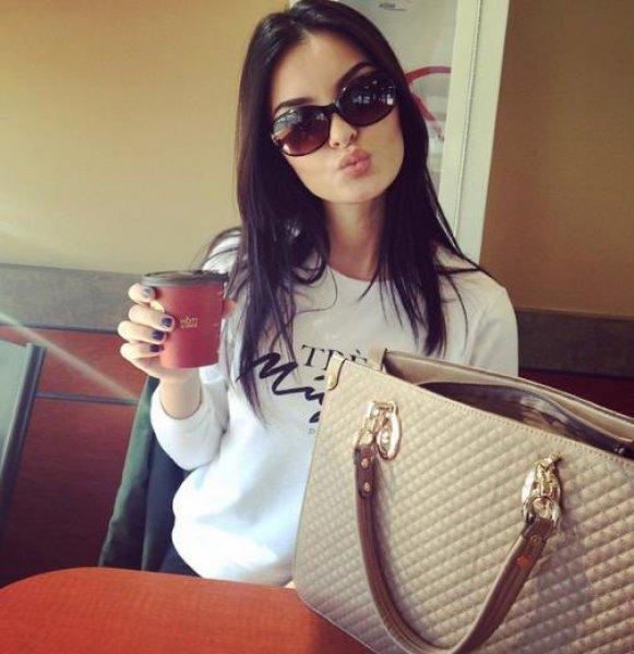 Kürt kızı Evon Wahab Instagram'ı salladı