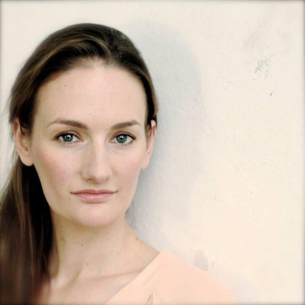 Meryem Uzerli ilk defa ablasıyla poz verdi