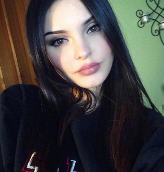 Kürt kızı Evon Wahab Instagram'ı salladı