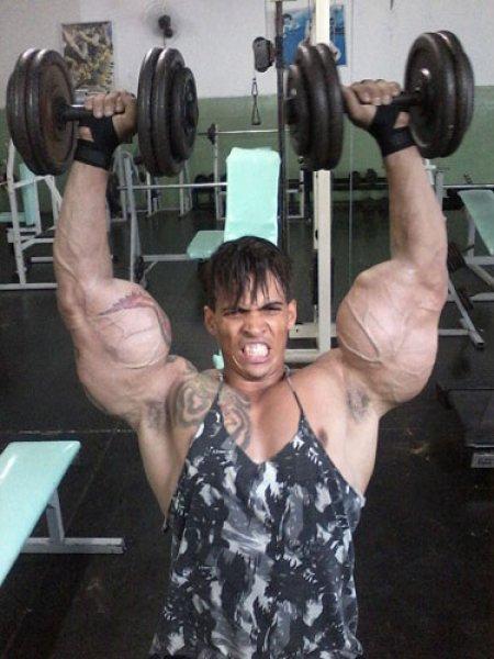 Santos Alves kas uğruna kollarından oluyordu 