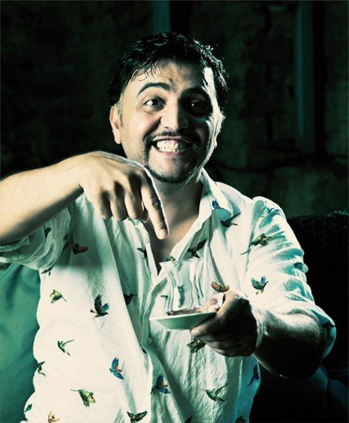 Şinasi Yurtsever ile Ferihan Kaya nişanlandı