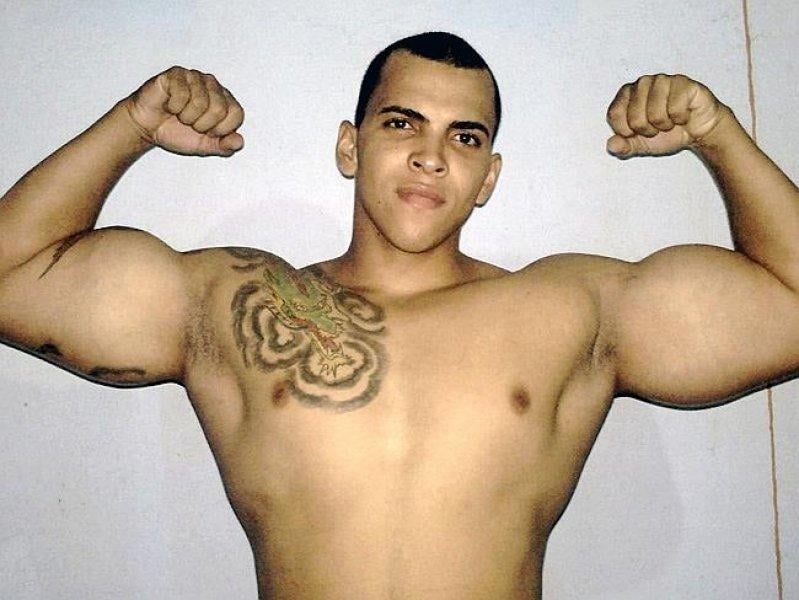 Santos Alves kas uğruna kollarından oluyordu 